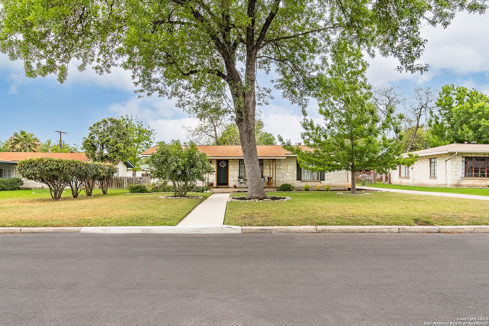 2343 W Kings Highway San Antonio TX 78201