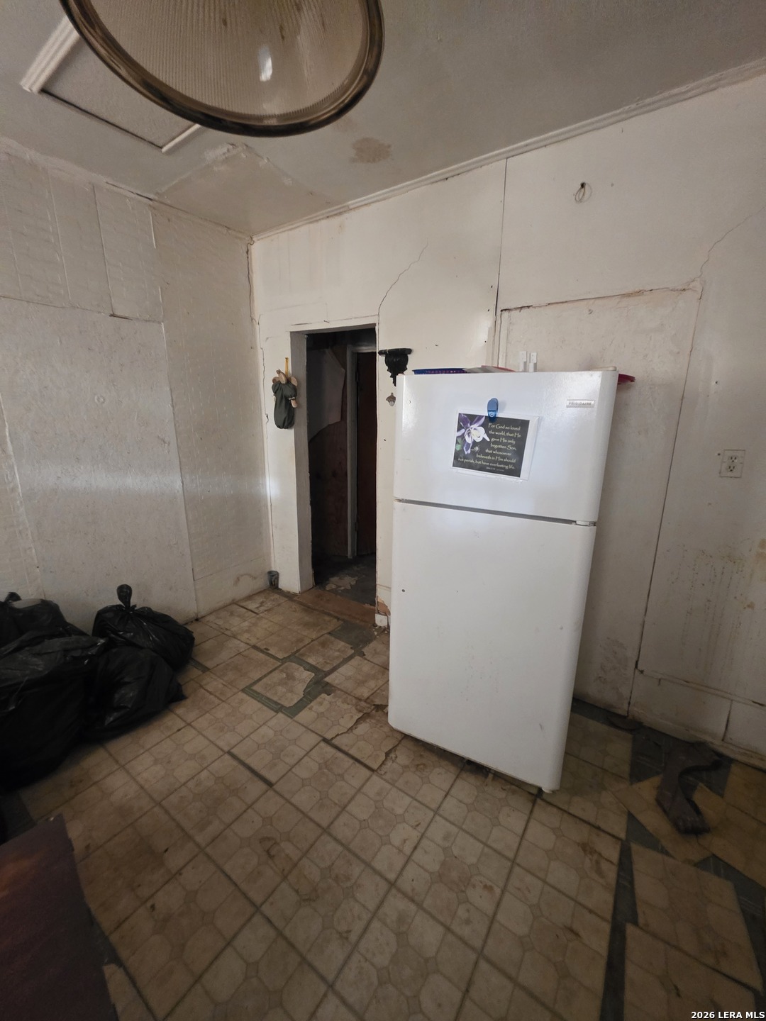 1127 S Jewett San Antonio TX 78237
