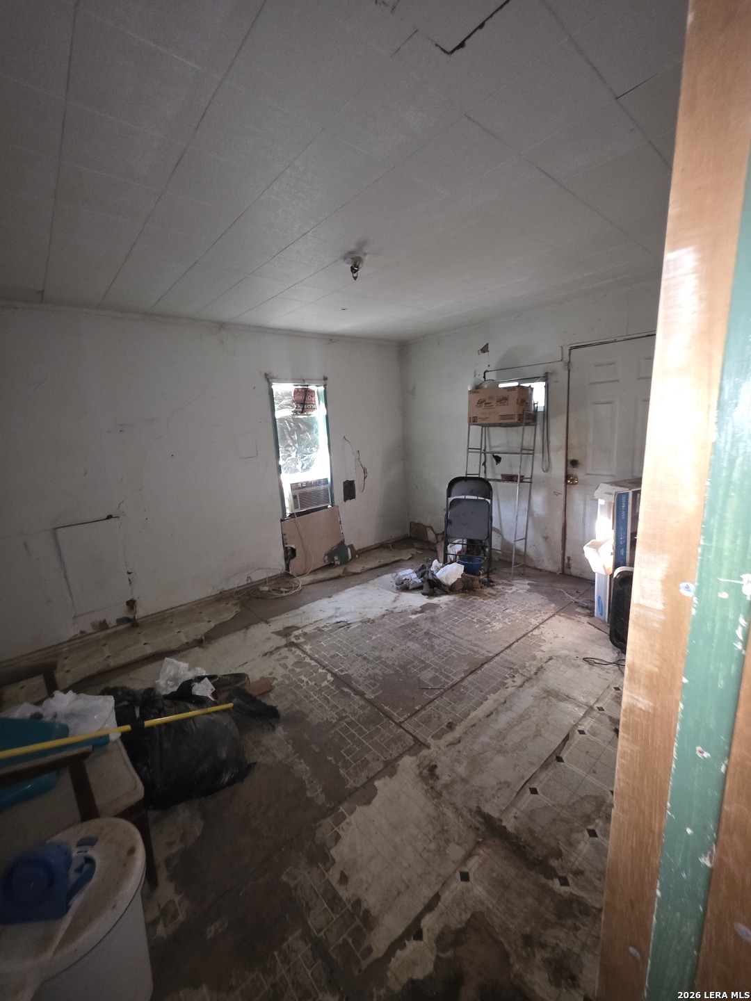 1127 S Jewett San Antonio TX 78237