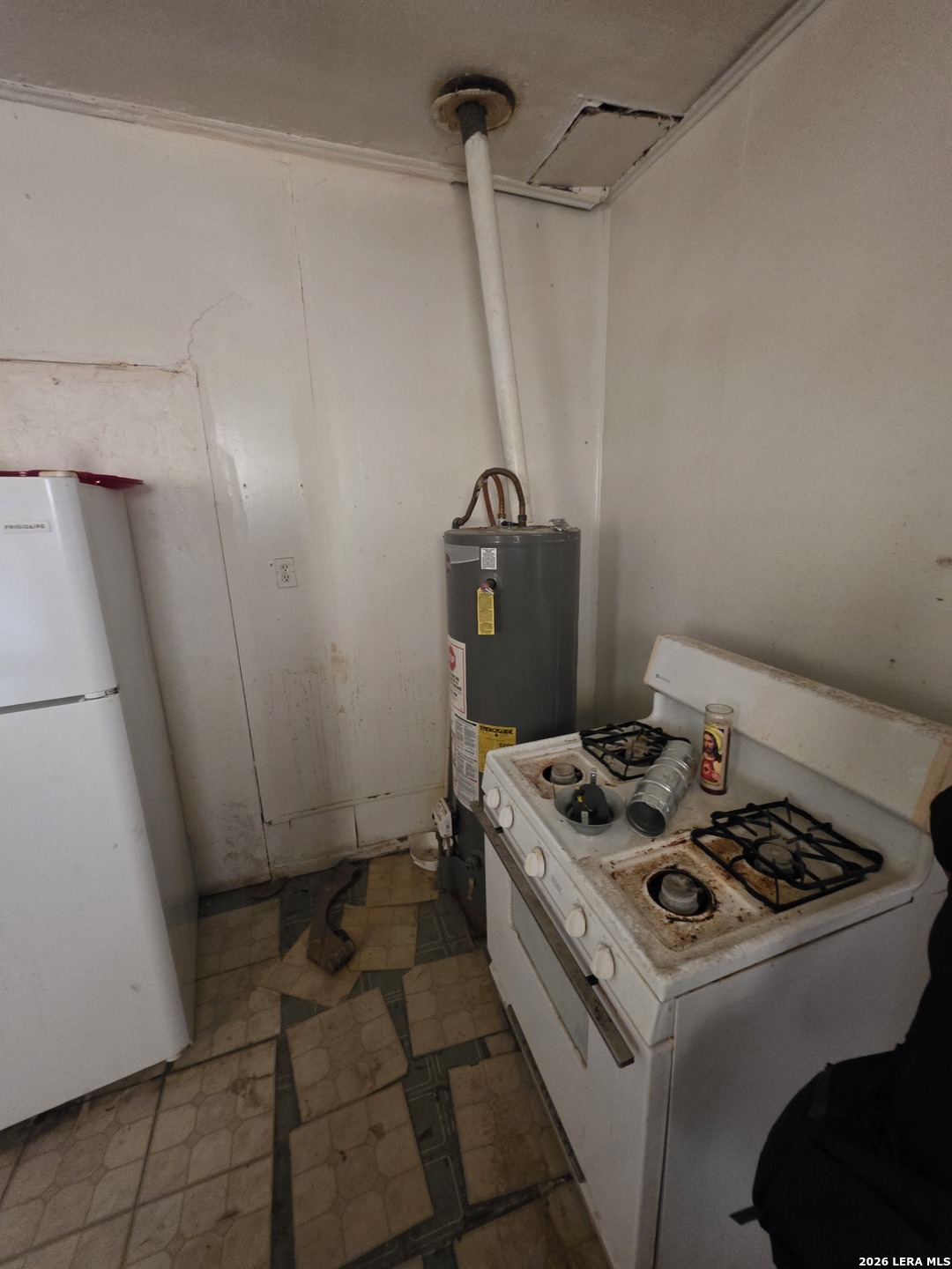 1127 S Jewett San Antonio TX 78237