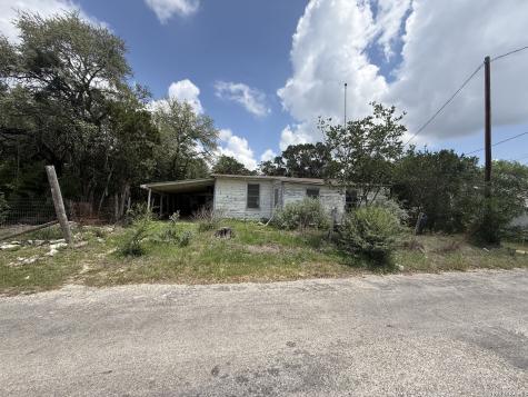 148 Legion Drive Lakehills TX 78063