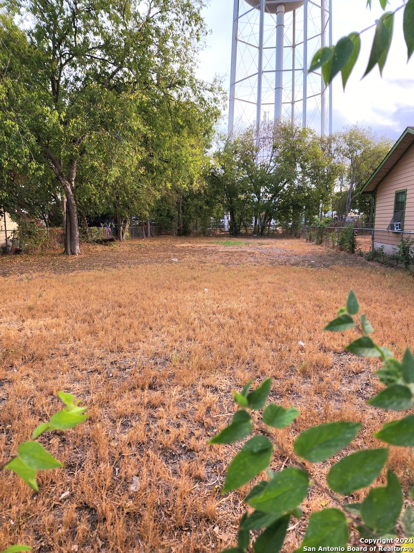 1026 W Vestal Place San Antonio TX 78221