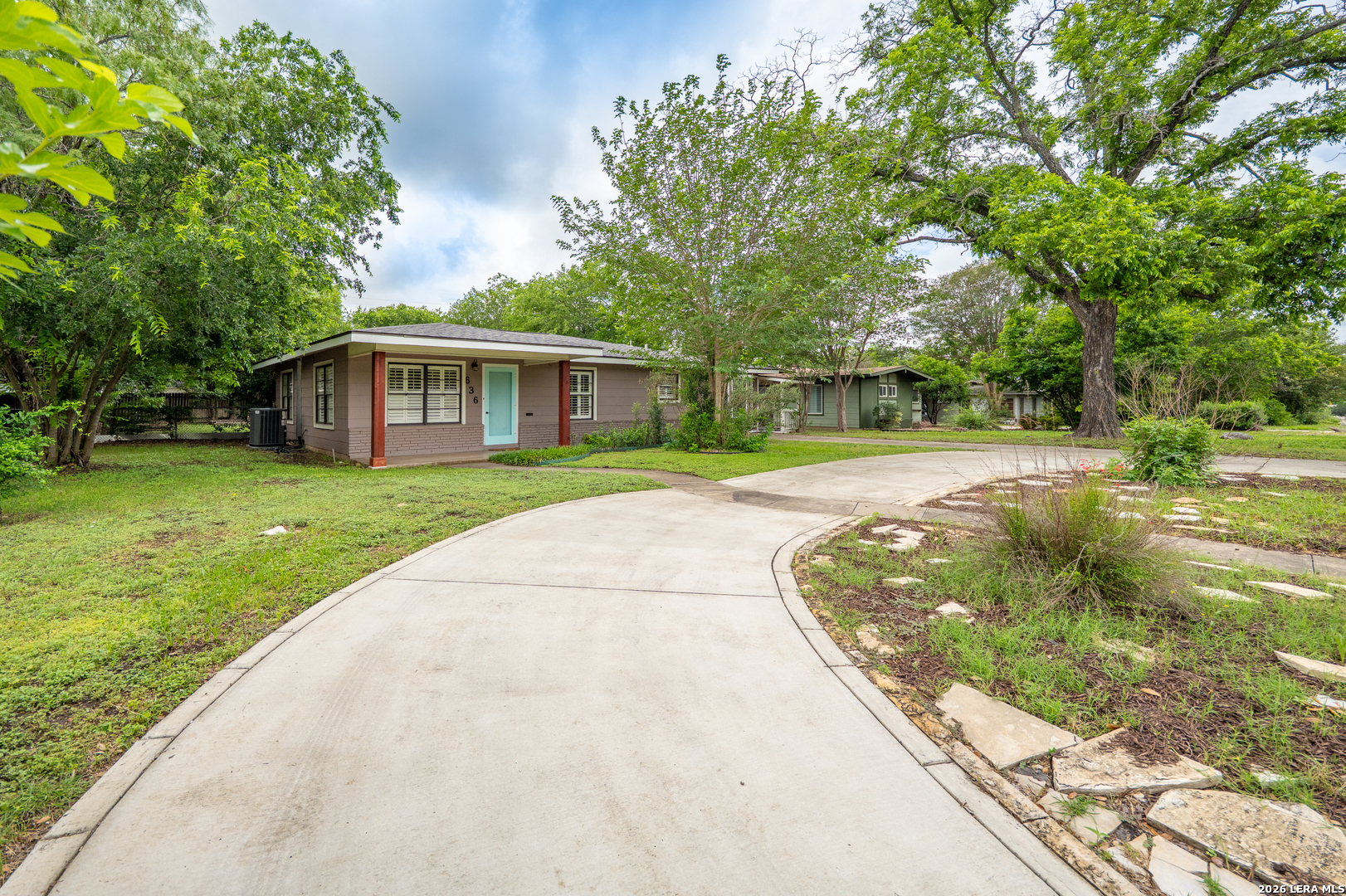 636 Rittiman Road Terrell Hills TX 78209