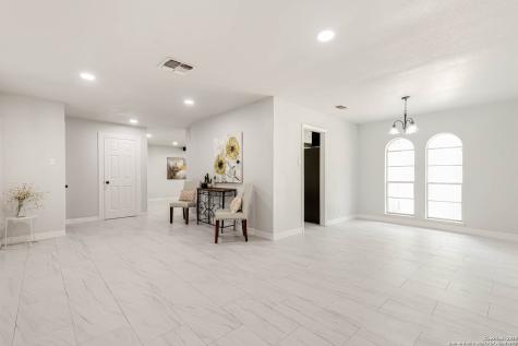 6135 Royal Point San Antonio TX 78239