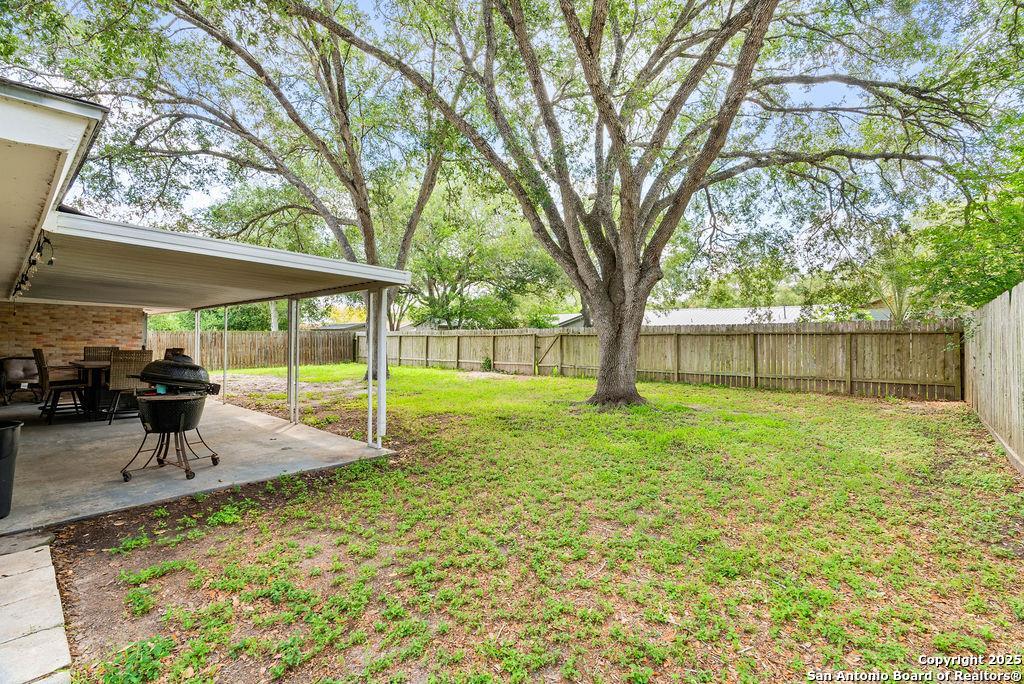 1404 Las Palmas Beeville TX 78102