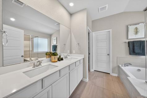 12915 Louberg Valley San Antonio TX 78253