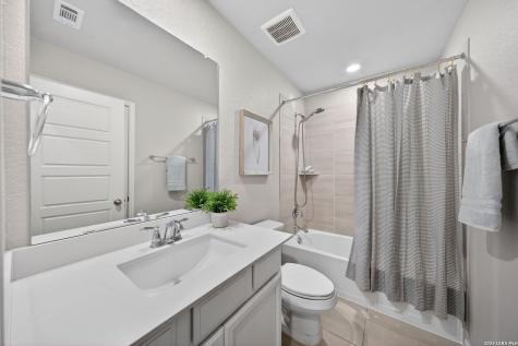 12915 Louberg Valley San Antonio TX 78253