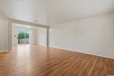 3842 Candleglenn San Antonio TX 78244