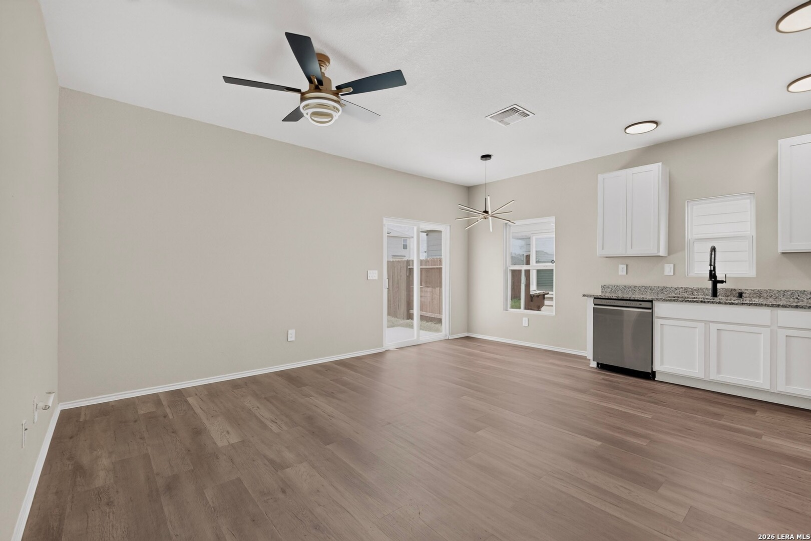 2147 Collins Alley Converse TX 78109