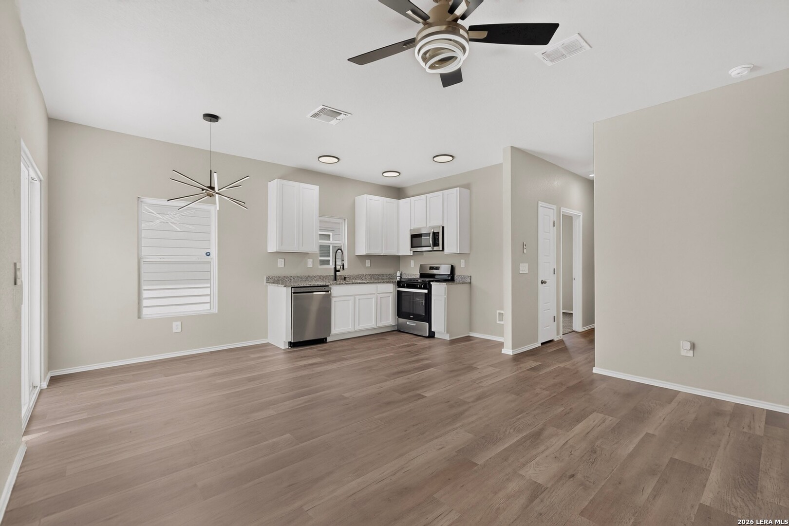 2147 Collins Alley Converse TX 78109