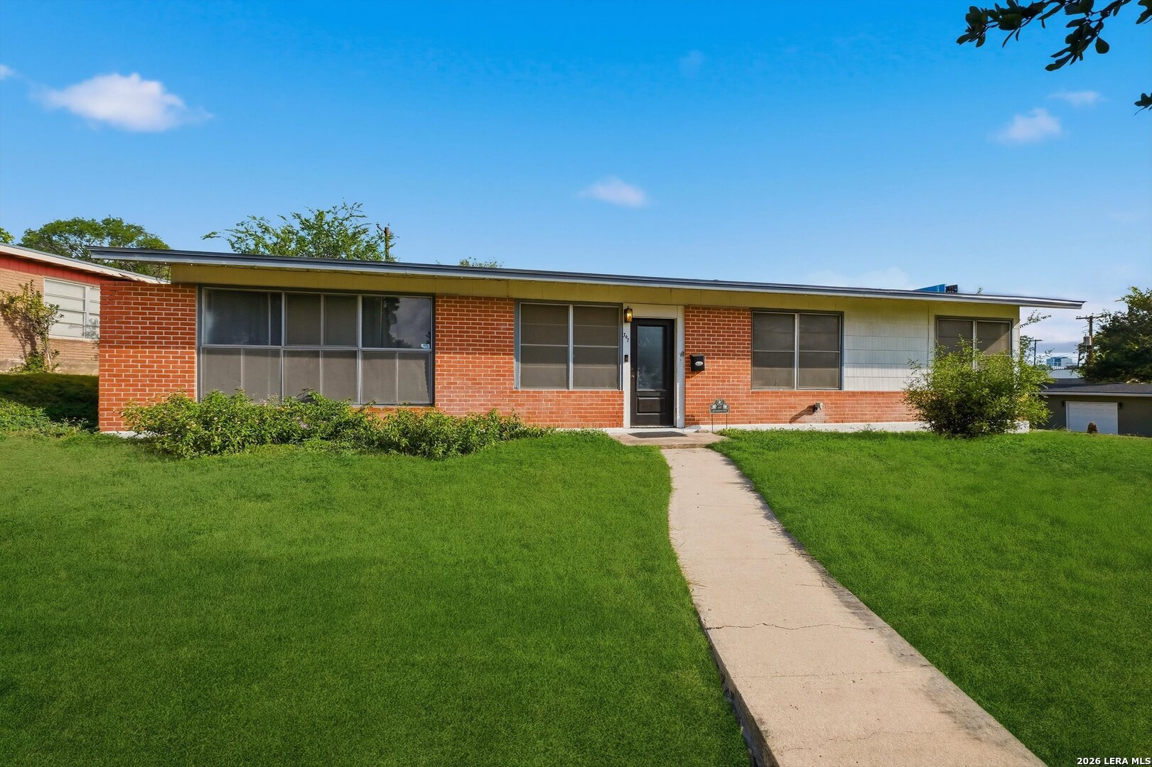 347 E Crestline Drive San Antonio TX 78201