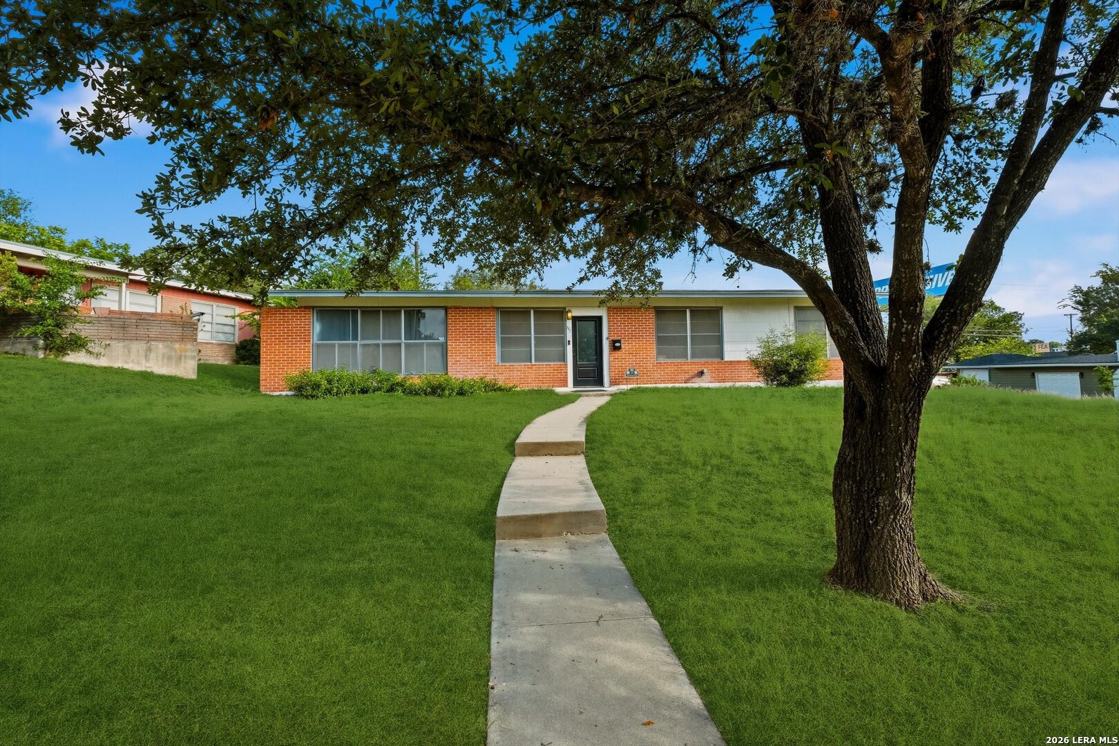 347 E Crestline Drive San Antonio TX 78201