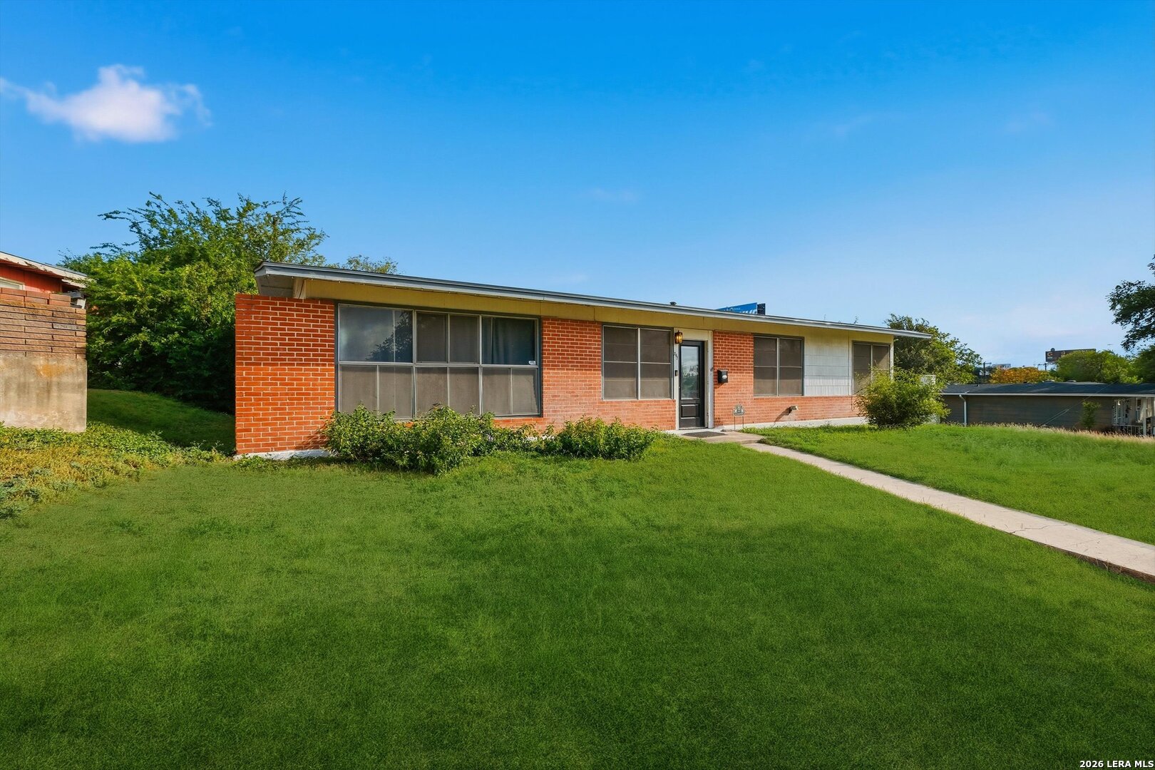 347 E Crestline Drive San Antonio TX 78201