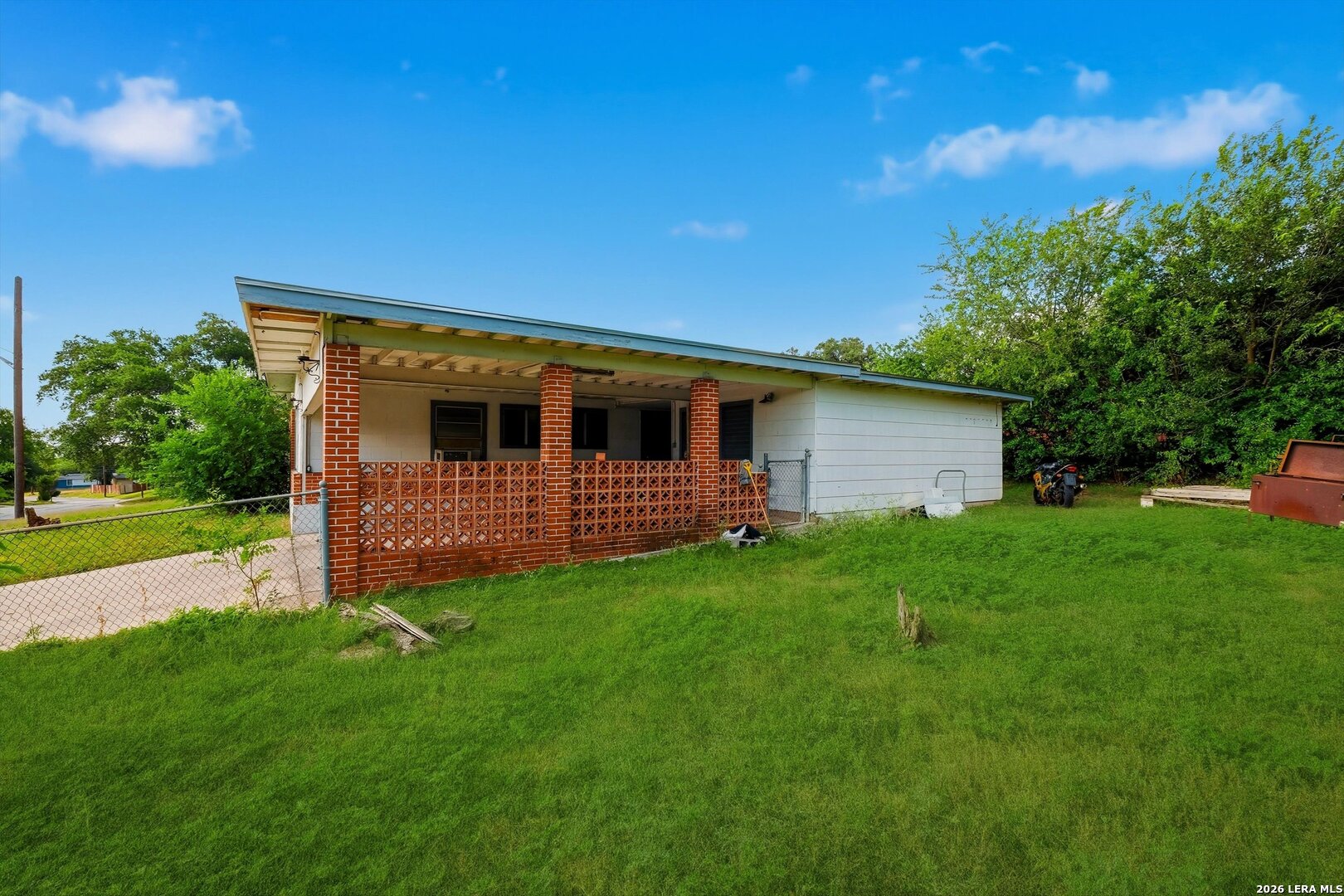 347 E Crestline Drive San Antonio TX 78201