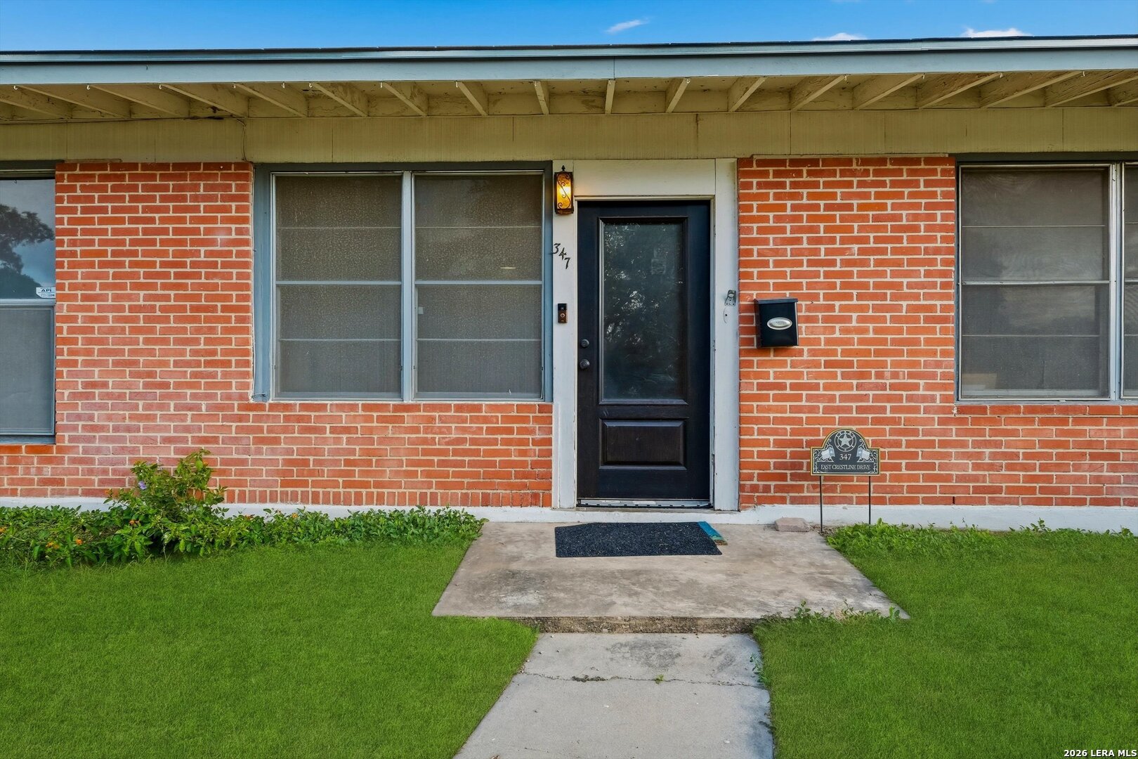 347 E Crestline Drive San Antonio TX 78201