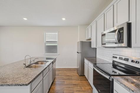 2564 Smokey Cove Seguin TX 78155