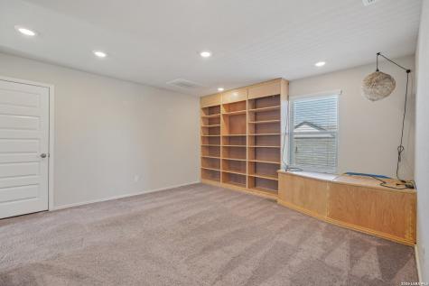 2564 Smokey Cove Seguin TX 78155