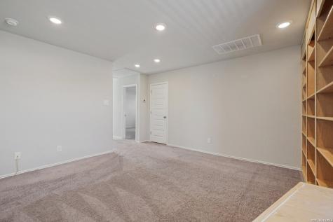 2564 Smokey Cove Seguin TX 78155