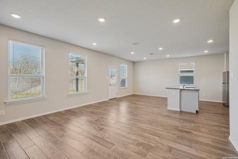 2564 Smokey Cove Seguin TX 78155