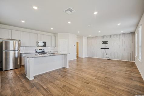 2564 Smokey Cove Seguin TX 78155