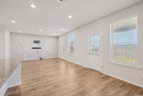 2564 Smokey Cove Seguin TX 78155