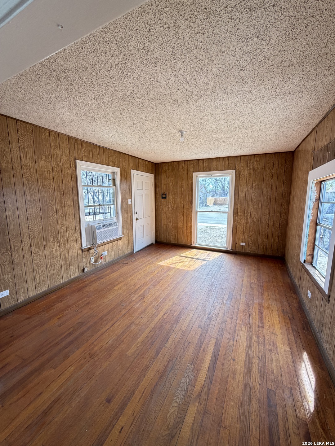 1351 W Theo San Antonio TX 78225