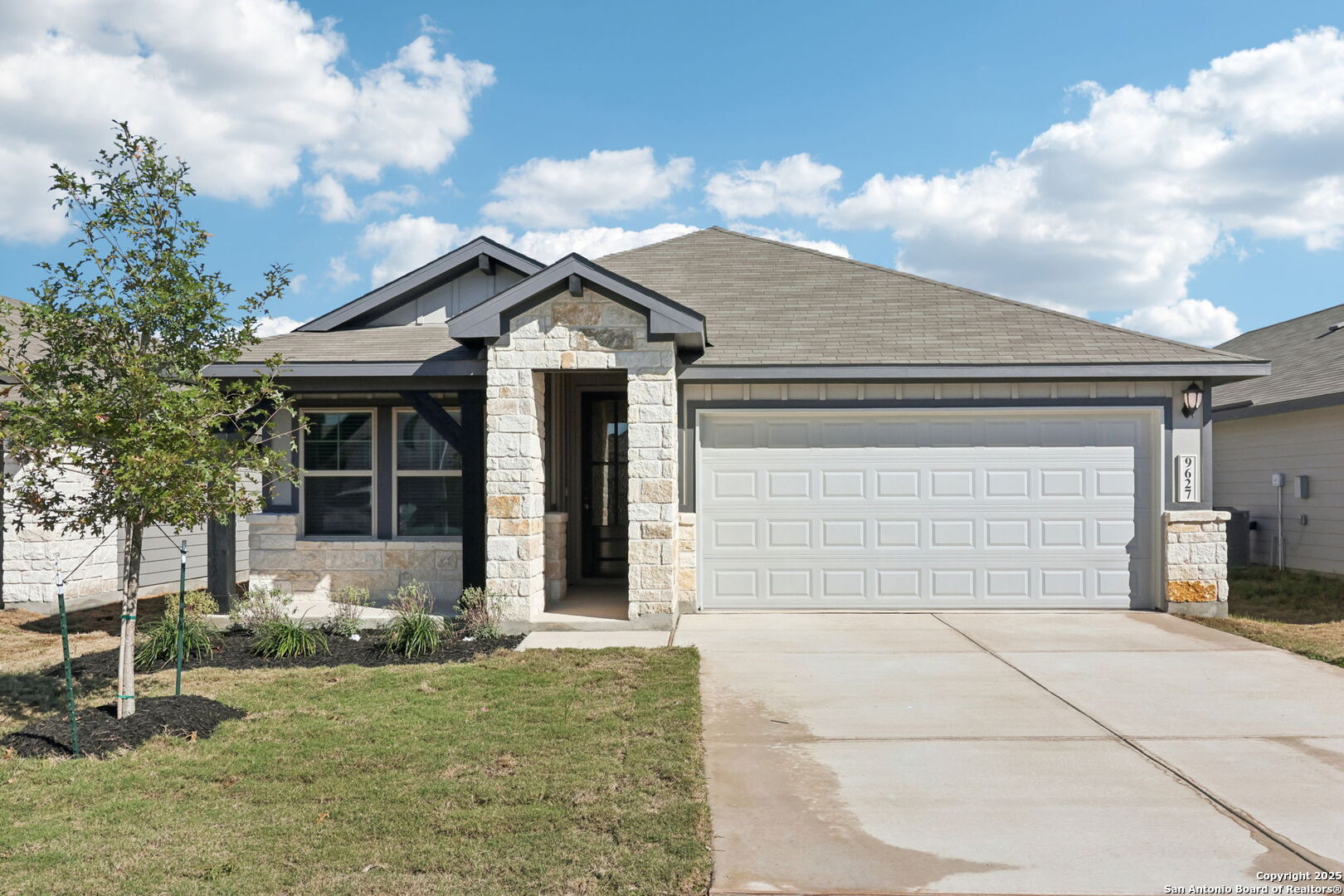 9627 Grand Via Boulevard Converse TX 78109
