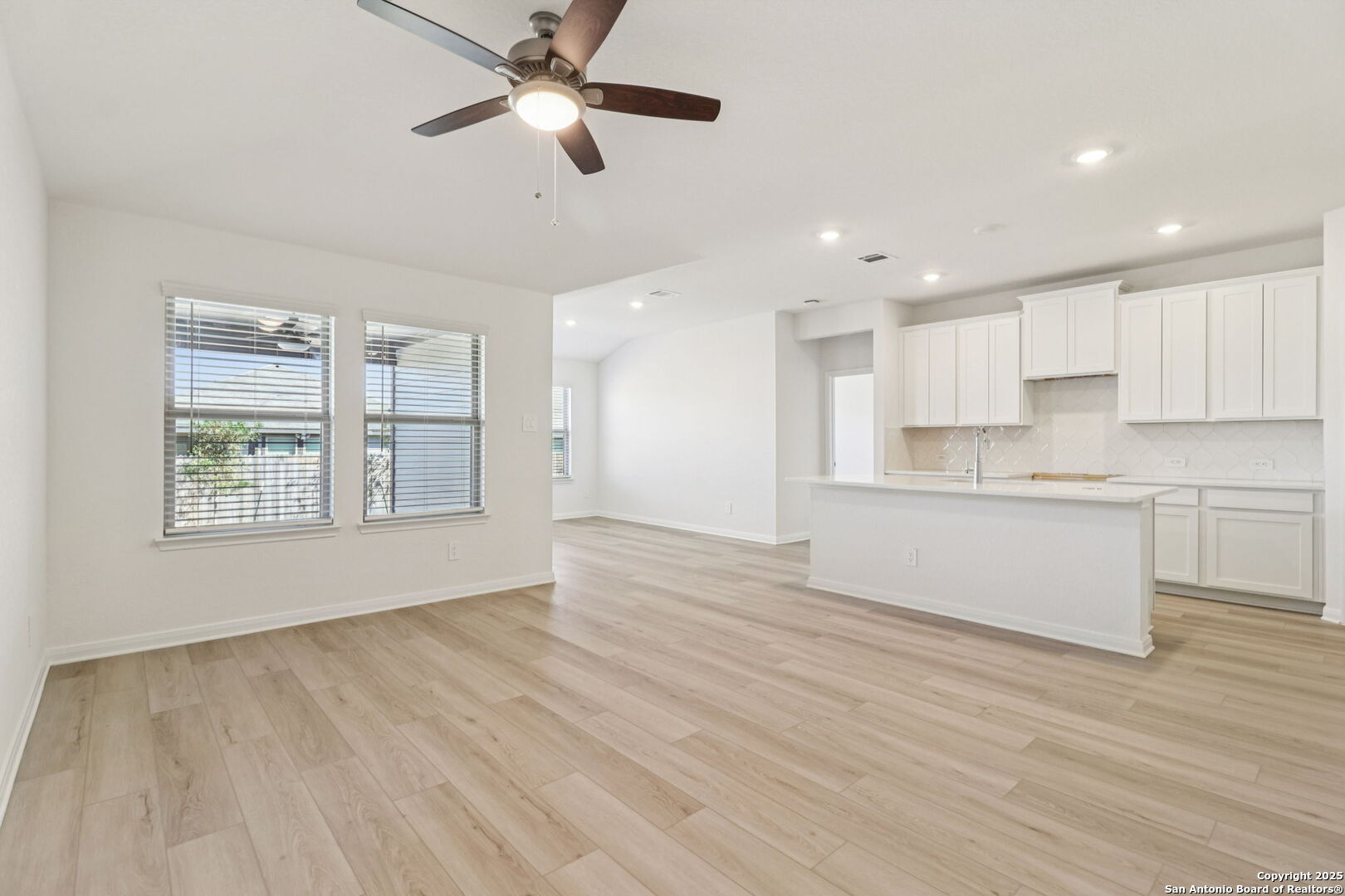 9627 Grand Via Boulevard Converse TX 78109