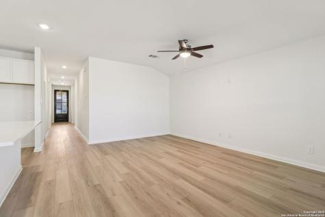 9627 Grand Via Boulevard Converse TX 78109