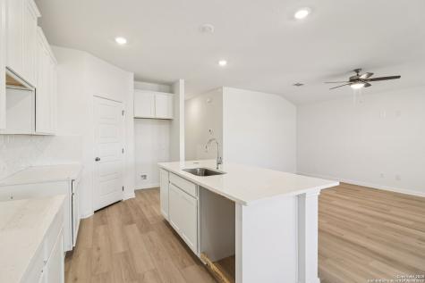 9627 Grand Via Boulevard Converse TX 78109