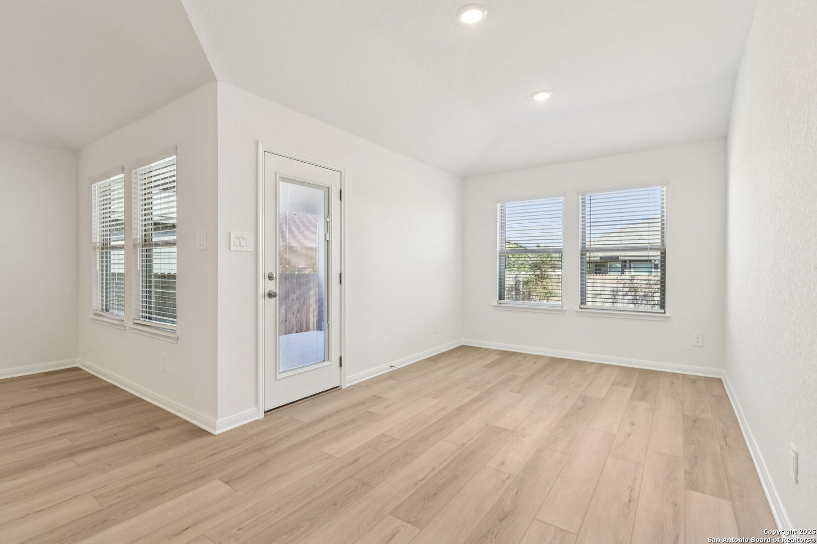 9627 Grand Via Boulevard Converse TX 78109