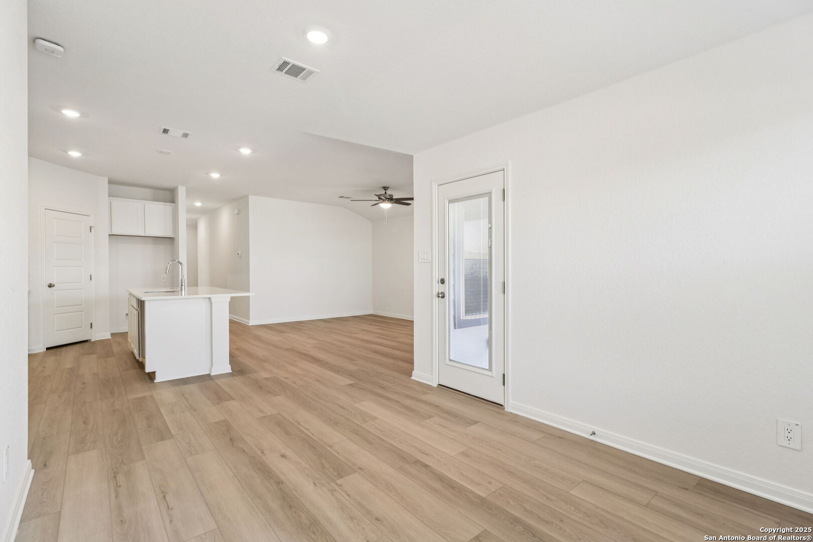 9627 Grand Via Boulevard Converse TX 78109