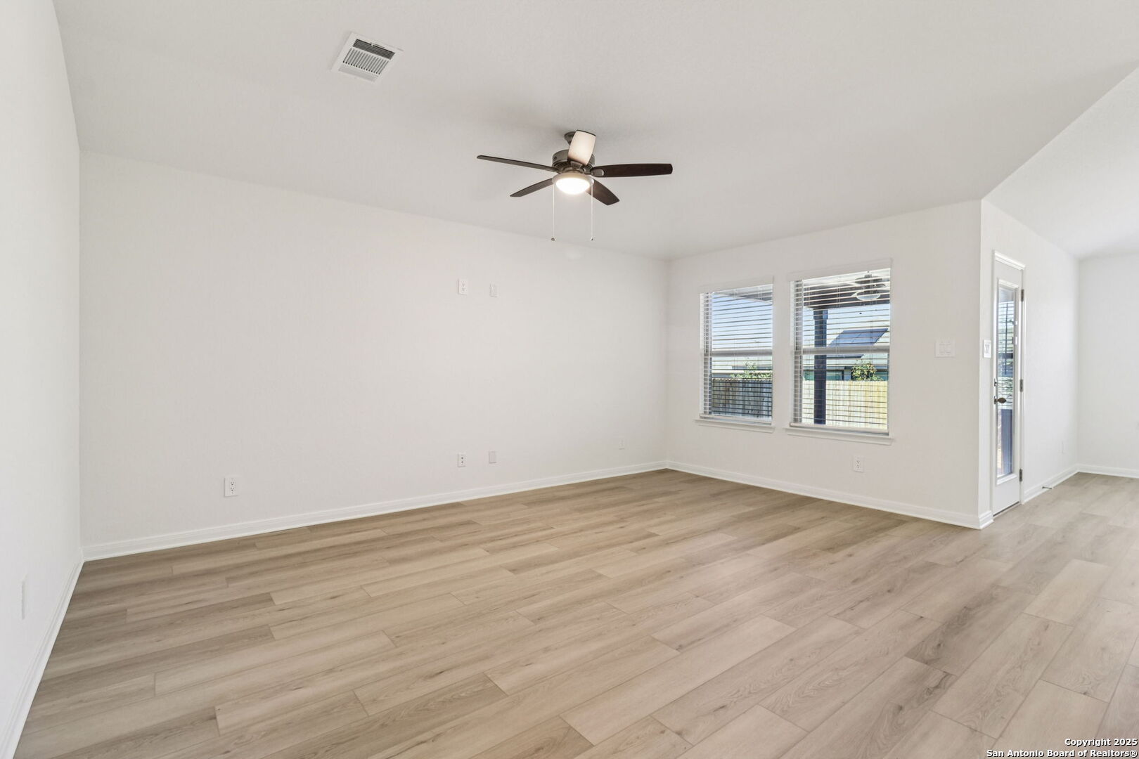 9627 Grand Via Boulevard Converse TX 78109