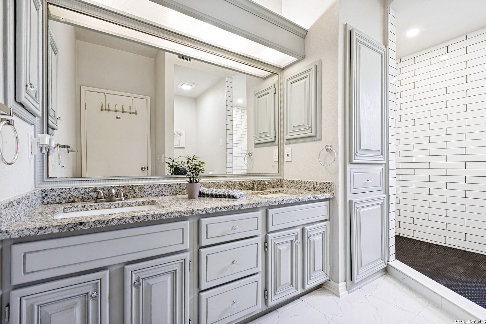8823 Shade Tree San Antonio TX 78254