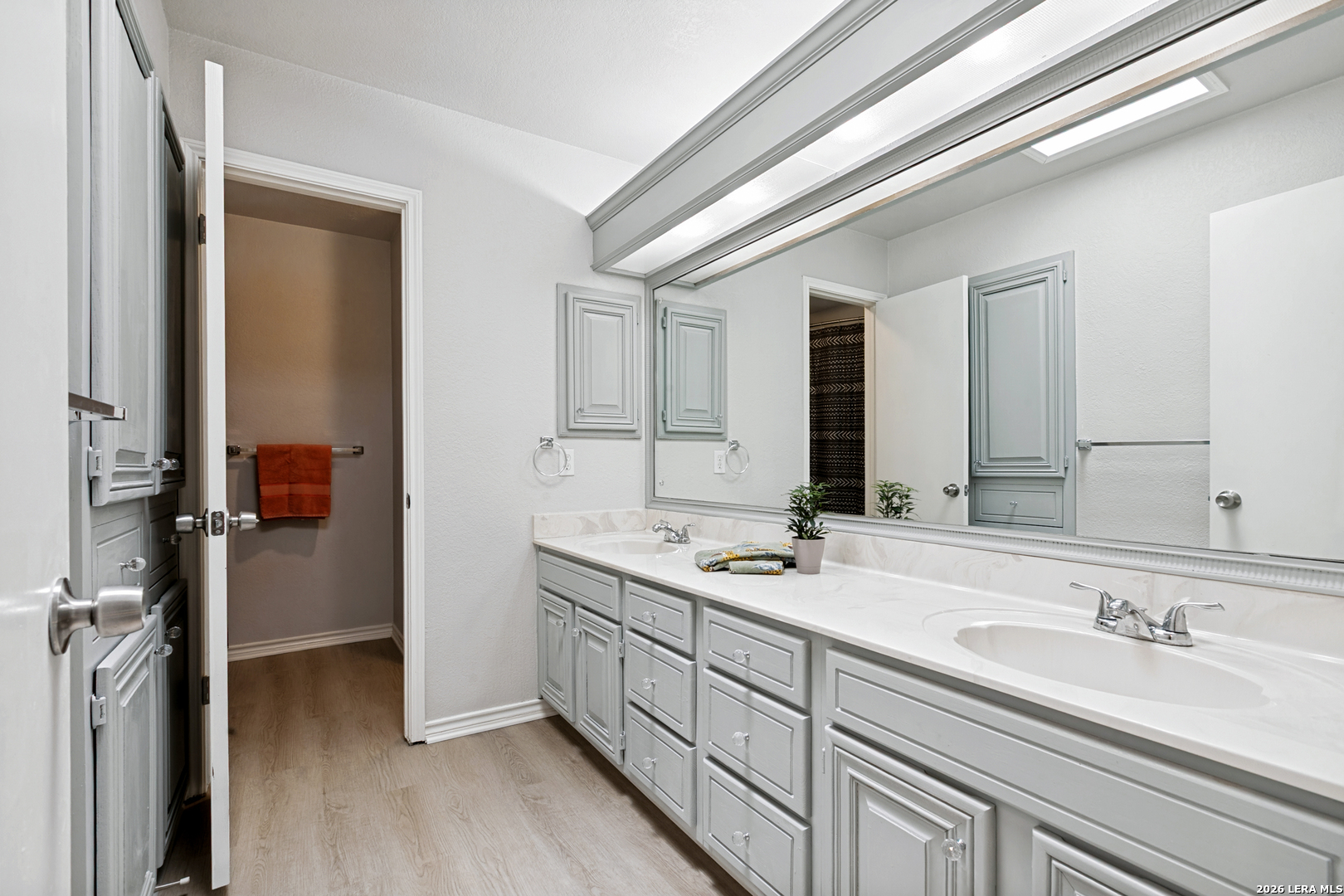 8823 Shade Tree San Antonio TX 78254