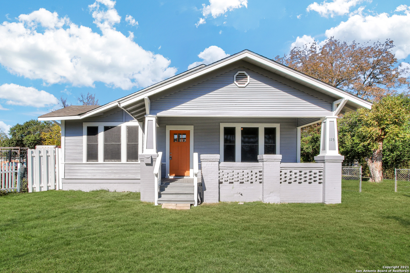 115 Hermitage Court San Antonio TX 78223