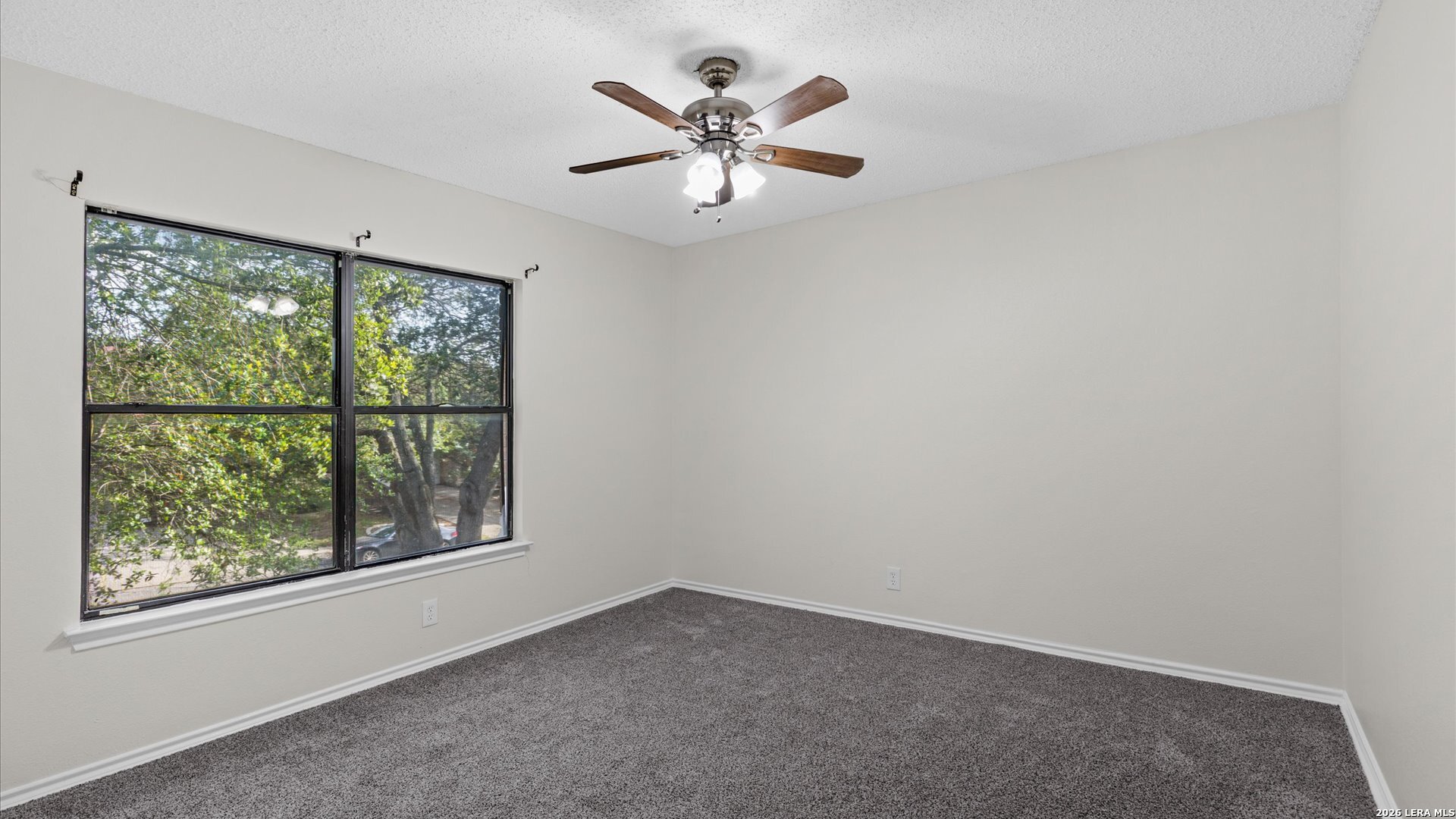 8523 Park Olympia Universal City TX 78148