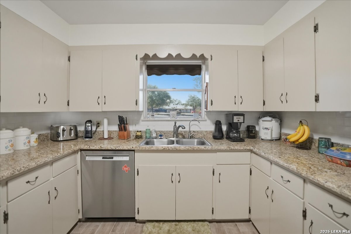 1309 Burleson Street George West TX 78022