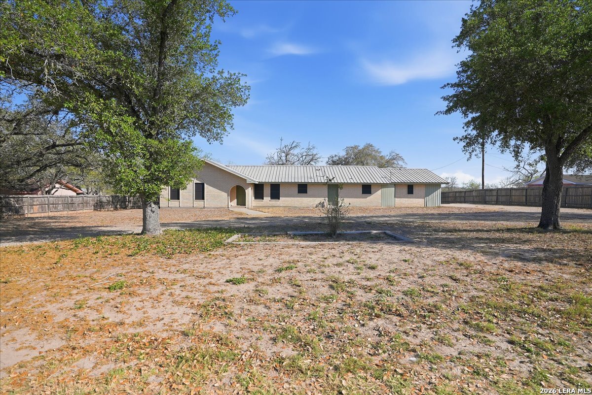 1309 Burleson Street George West TX 78022