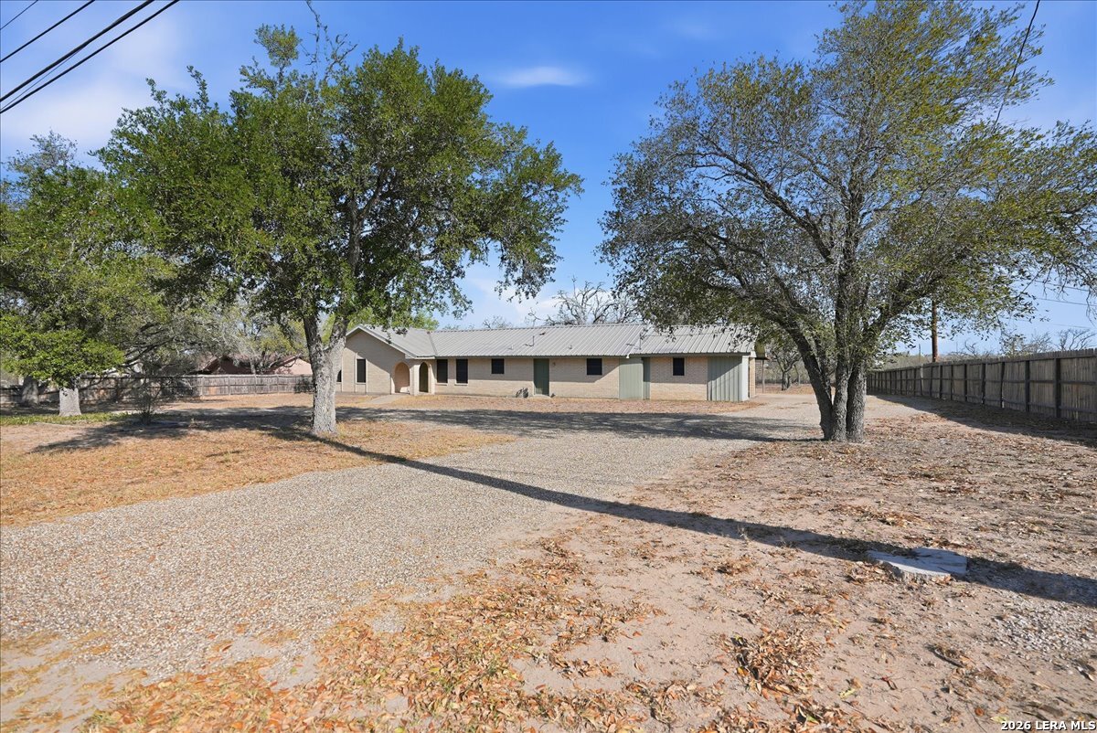 1309 Burleson Street George West TX 78022