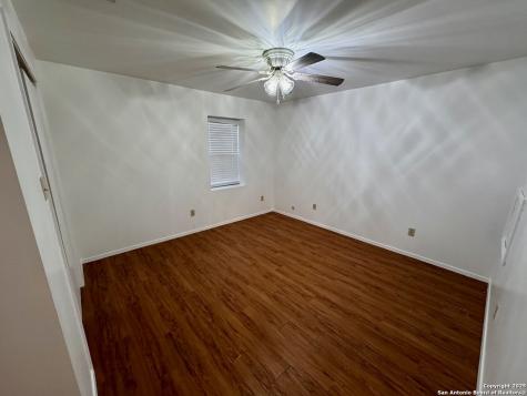 203 Zanderson Jourdanton TX 78026