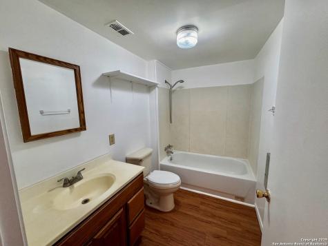203 Zanderson Jourdanton TX 78026