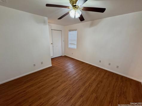 203 Zanderson Jourdanton TX 78026