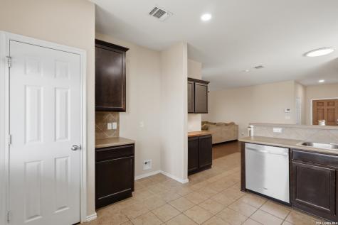 3846 Sierra Birch San Antonio TX 78261