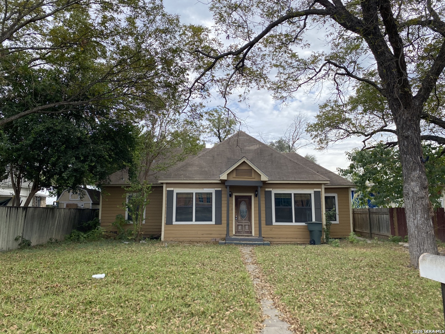 311 W Garden Uvalde TX 78801