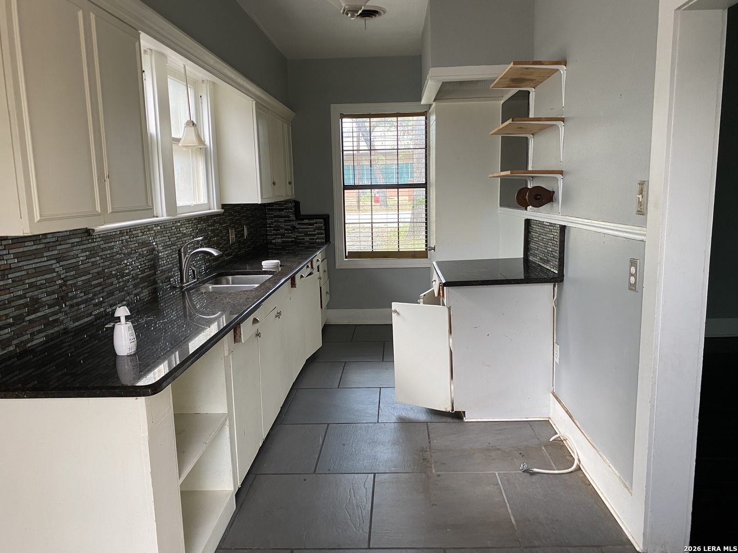 311 W Garden Uvalde TX 78801