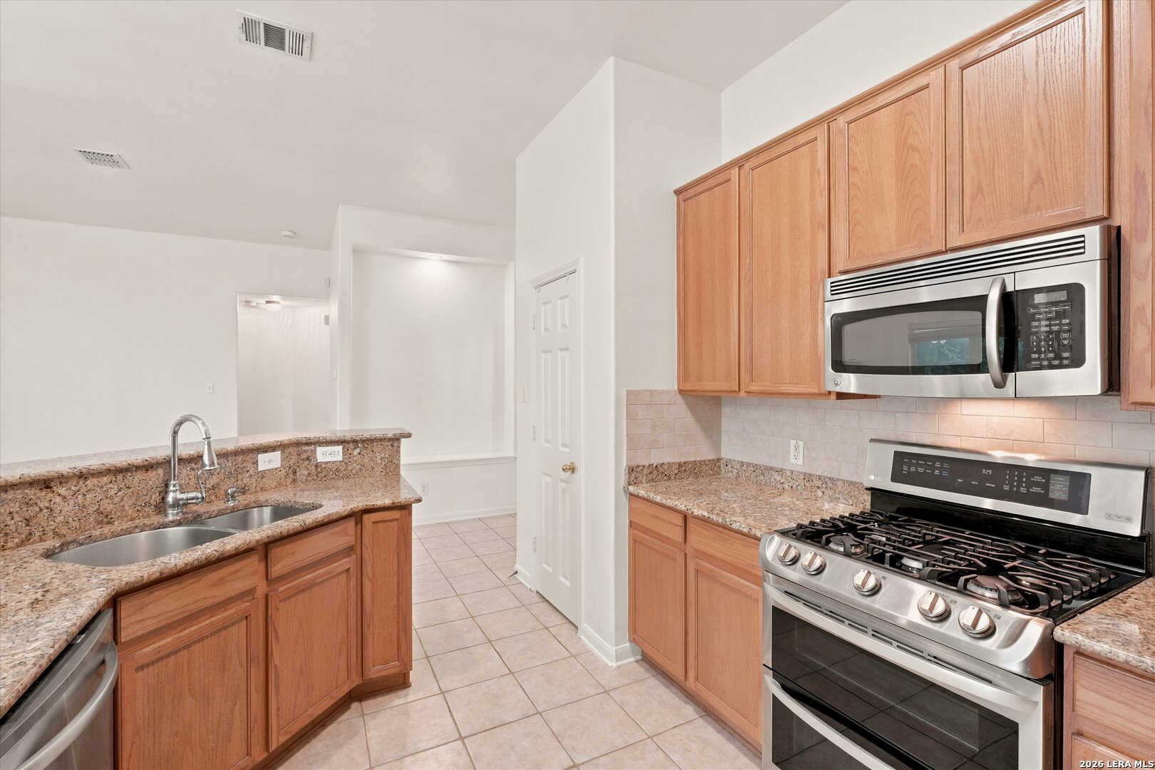 8803 Verde Oaks Universal City TX 78148