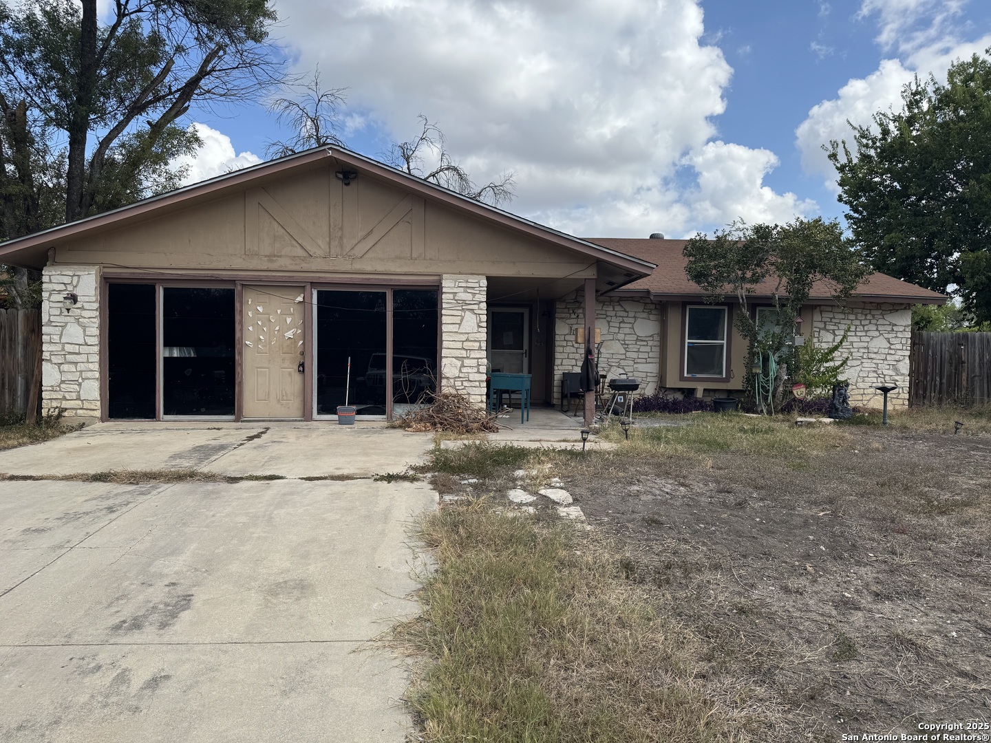 2102 Cross Key San Antonio TX 78245