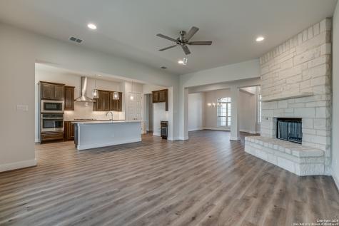 5014 Estates Oak Way San Antonio TX 78263