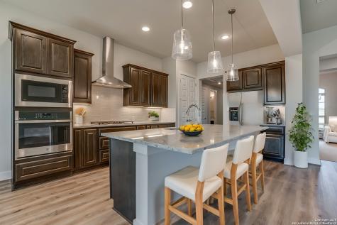 5014 Estates Oak Way San Antonio TX 78263